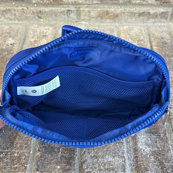 NWT Lululemon Everywhere Belt Large In Riverside/Silver - Picture 7 of 11